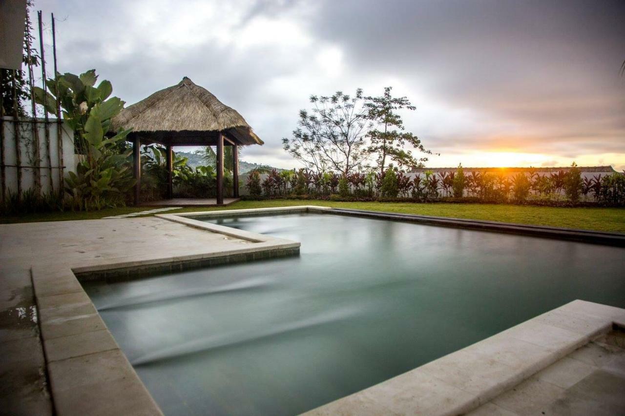 Villa Putih Lovina  Exterior photo