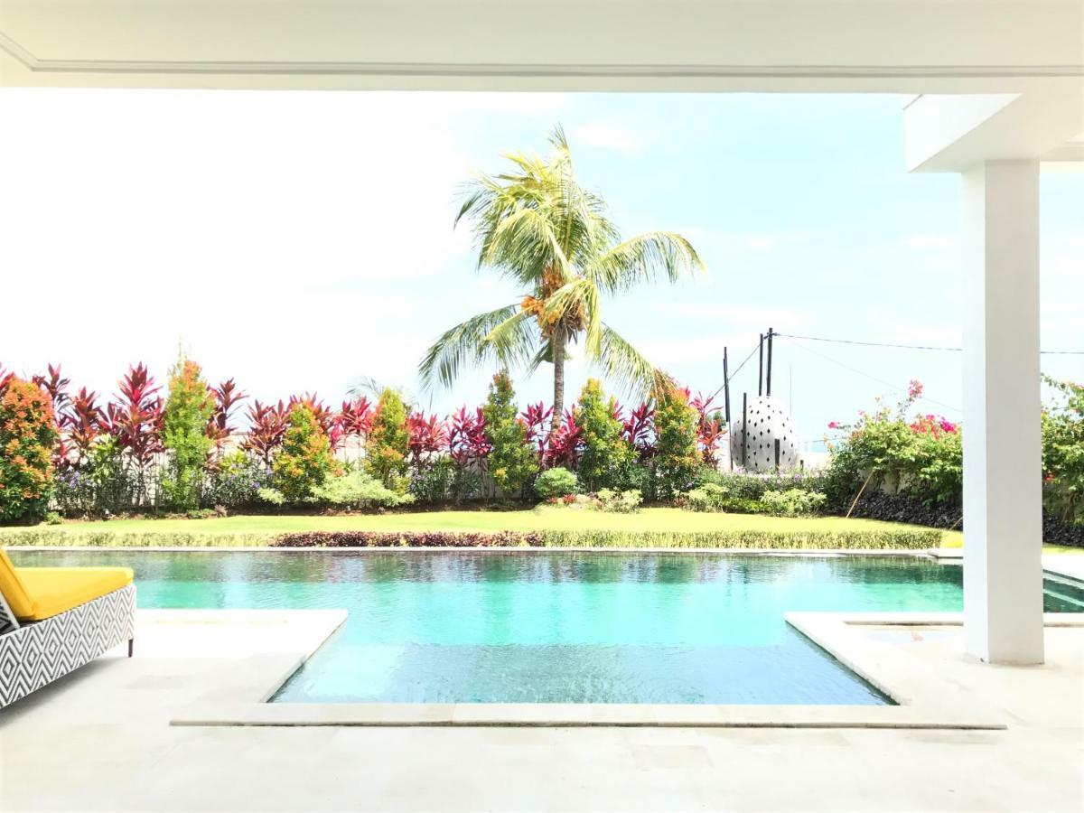 Villa Putih Lovina  Exterior photo