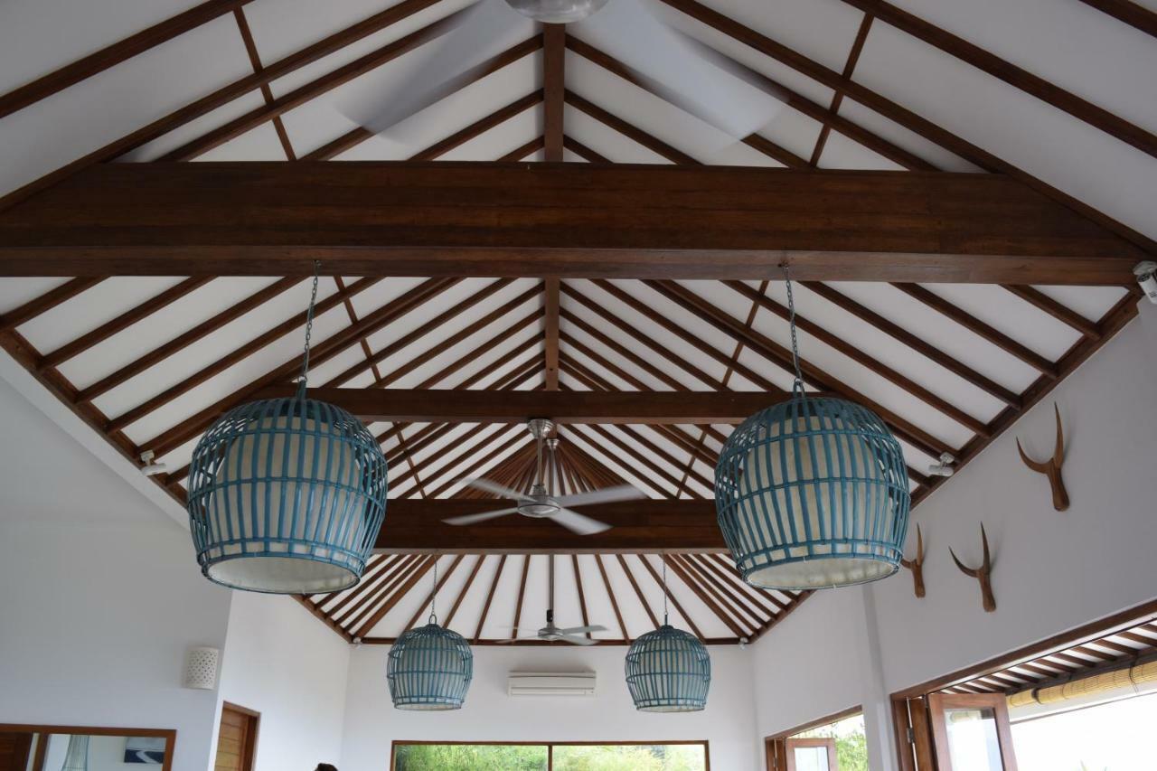 Villa Putih Lovina  Exterior photo