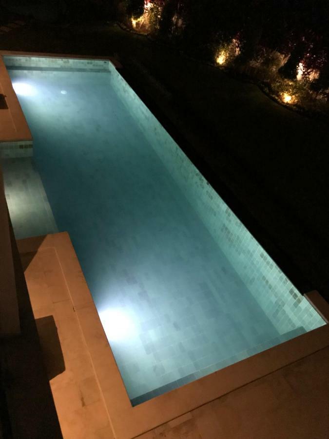 Villa Putih Lovina  Exterior photo