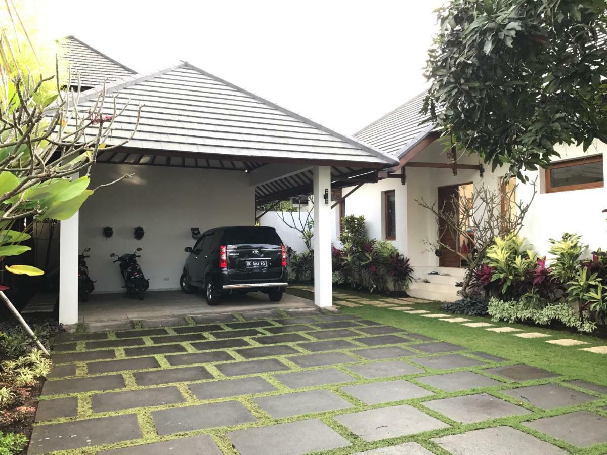 Villa Putih Lovina  Exterior photo